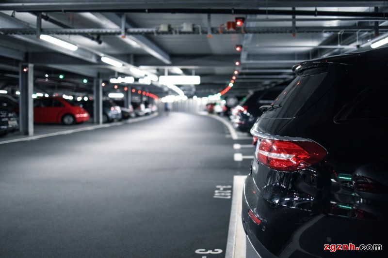 市場(chǎng)需求強(qiáng)勁，全球電動(dòng)汽車電池產(chǎn)能亟需大幅提升